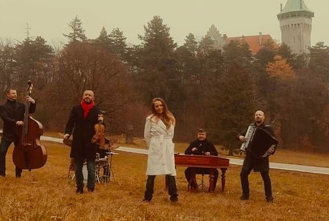 Lucie Vondráčková a Kandráčovci