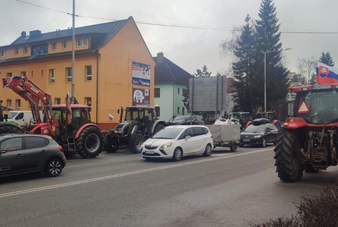 farmari protesty DOLNÝ KUBÍN (2)