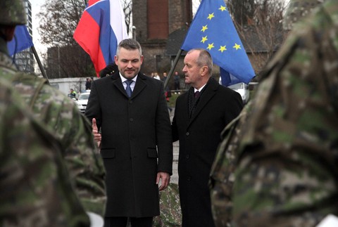 Z Tyršovho nábrežia sa niesol zvuk streľby. Profesionálni vojaci si pripomenuli vznik SR