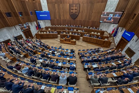 20242105_nrsr12_03044371