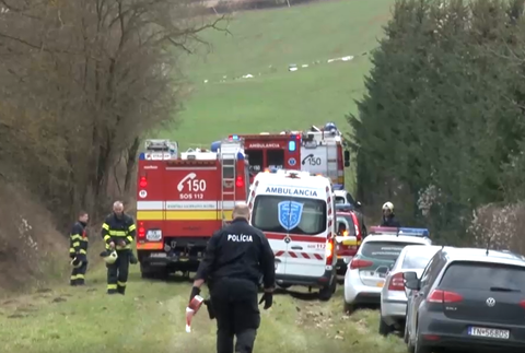 Za obcou Trenčianske Stankovce havarovalo štvormiestne lietadlo