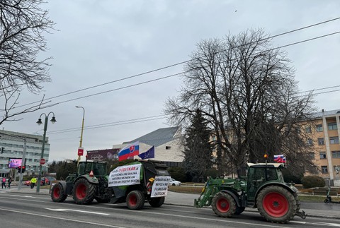 protesty farmari traktor PREŠOV (1)