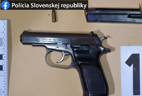 Polícia zverejnila fotky z prípadu streľby v Horovciach 