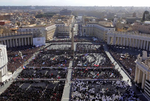 pápež František inaugurácia námestie príchod papamobil