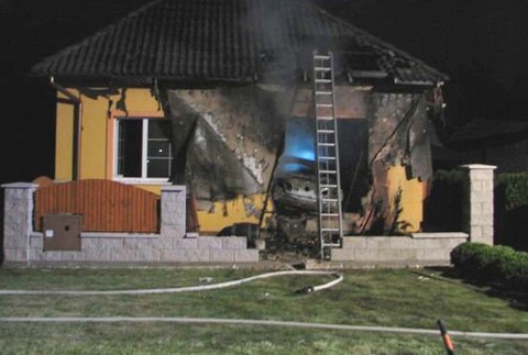 Policajti náraz dom Levice 2 vodič zomrel