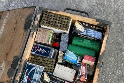 Policajti stopli kšefty so zbraňami.