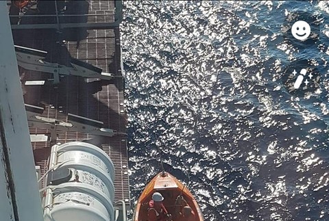 V záchrannom kruhu prežil na mori bez jedla a pitnej vody štyri dni 