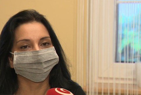 Do pani Eleny a jej dcéry mal autom naraziť policajt. 