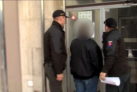 [multi] Opakovane ho chytili za volantom pod vplyvom alkoholu. Nepoučiteľný vodič dostal doživotný zákaz 1791