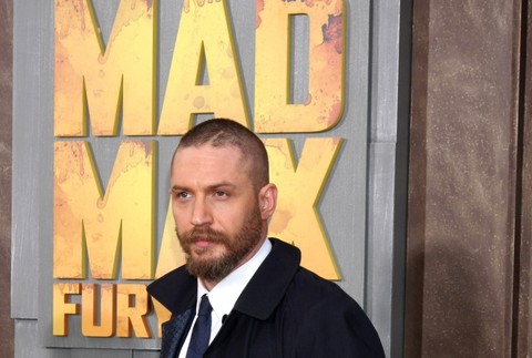 Ak netušíte, kto Tom Hardy vôbec je, úprimne vám závidíme. Máte totiž skvelú príležitosť prvýkrát vidieť hneď niekoľko skvelých filmov. A Tomov zoznam úspechov sa stále zväčšuje. Naposledy divákov dostal tento rok v lete vo veľkofilme Mad Max: Zbesilá ces