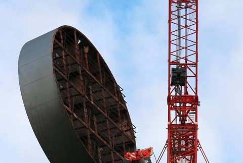 Odstraňovanie lízatiek - osvetlenia na štadióne 