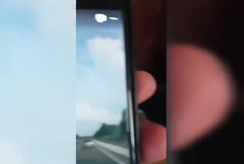 Nehoda mobil v ruke.png