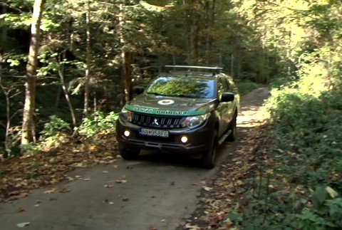 [multi] Strazcovia prirody 9420