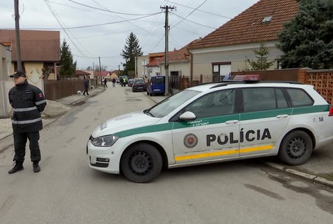 Polícia zadržala ženu. Obvinená je z dvojnásobnej vraždy