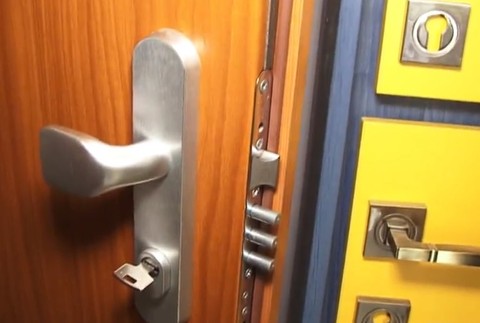 Bezpečnostné dvere