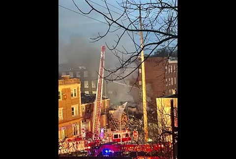 [multi] Výbuch továrne 1575