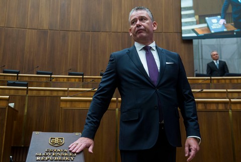 poslanec Roman Mikulec koalícia OĽaNO a priatelia Kresťanská únia a Za ľudí Slovensko