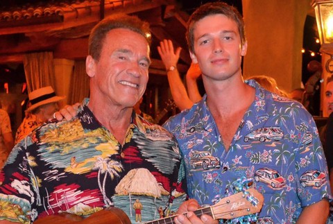 Patrick Schwarzenegger s otcom