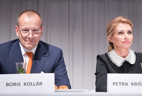 Krištúfková za jendým stolom s Borisom Kollárom