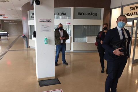 Otestovať sa prišiel aj Milan Mazurek