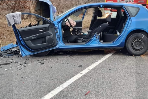 Tragická nehoda: Medzi Kostolišťom a Jakubovom sa zrazili tri autá