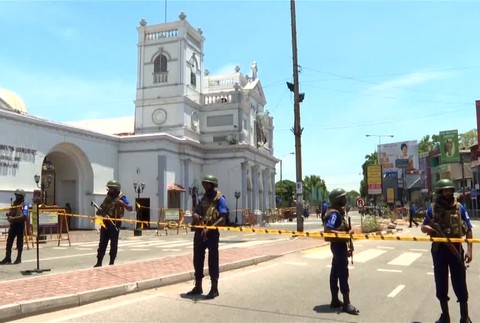Na Srí Lanke zasahujú experti z Interpolu a FBI. Vedie ich český odborník na terorizmus