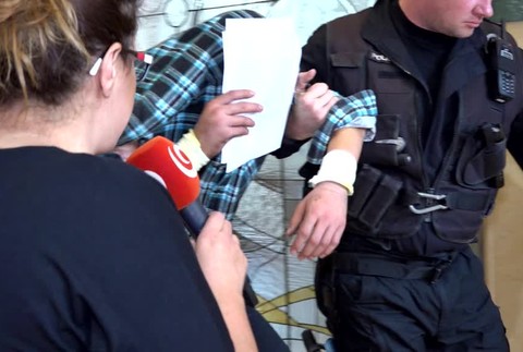 Väzba pre útočníka sekerou