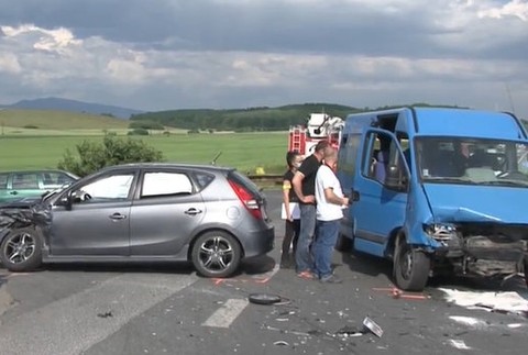 Havarovala dodávka s väzňami.