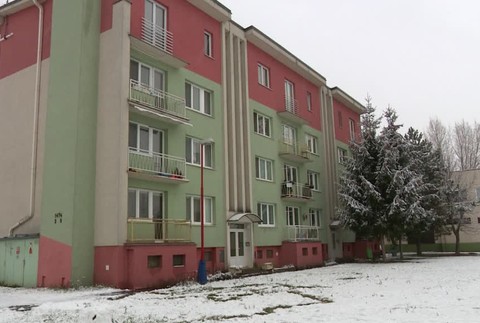 Dráma v bytovke. Žena po hádke bodla nožom muža do chrbta