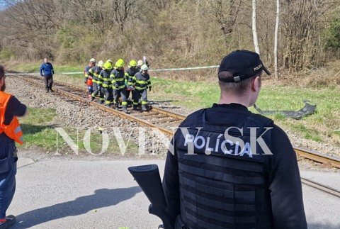 Nehoda taxika a vlaku v Pitelovej