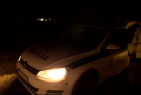 Tragédia v Jelke. Pri hre zavalil chlapca (15) múr, zraneniam podľahol