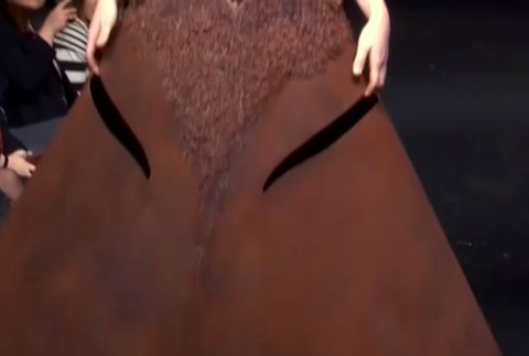 Móda na zjedenie. Obliekli by ste sa do čokolády?