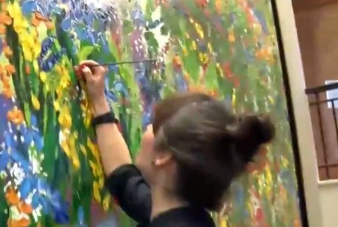 Svojim obrazom spustila šialenstvo. Lienku sa pokúšajú nájsť aj známe osobnosti