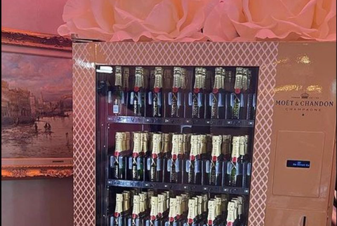 Rozlúčka so slobodou Paris Hilton