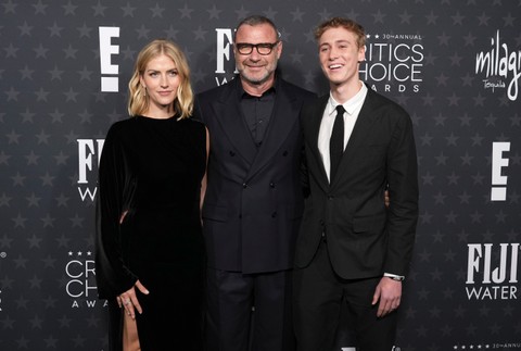 2025_Critics_Choice_Awards_-_Cocktail_Arrivals_98657