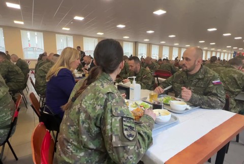 [multi] prezidentka Lotyssko. 6046