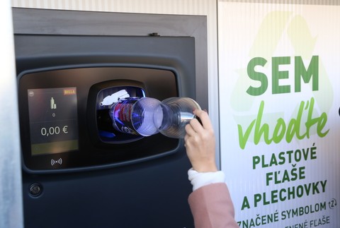 Zálohovací systém fliaš je na Slovensku spustený