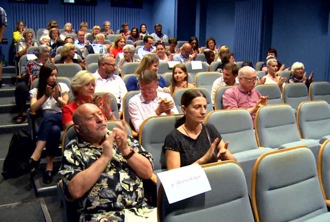 Ruky na skle sa dočkali českej premiéry. Diváci ho sledovali so zatajeným dychom