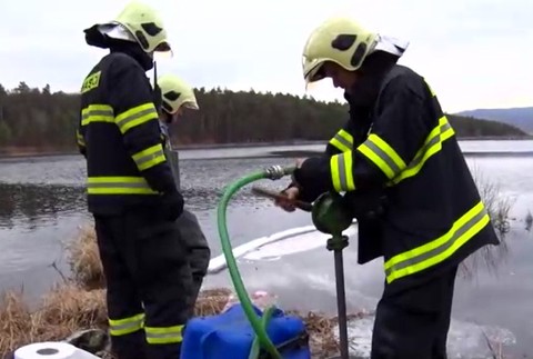 Rybári objavili fialový potok