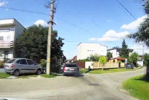 Podgurážený muž v protismere brázdil ulice Nesvád. 