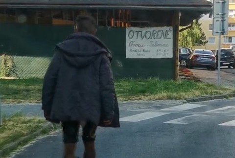 Muž sa ženám vyhrážal smrťou.