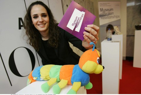 Múzeum rozpadnutých vzťahov plyšák