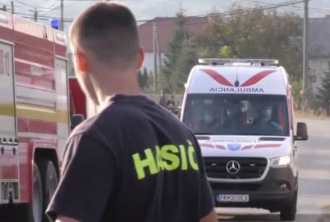 Strecha v plameňoch: Pomoc hasičov z okolia Sniny potreboval ich vlastný kolega 