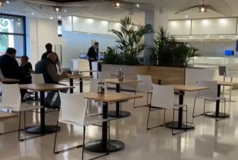 "Zakázaný bufet" v parlamente