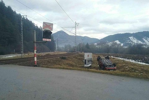 Dopravná nehoda vlaku a osobného vozidla
