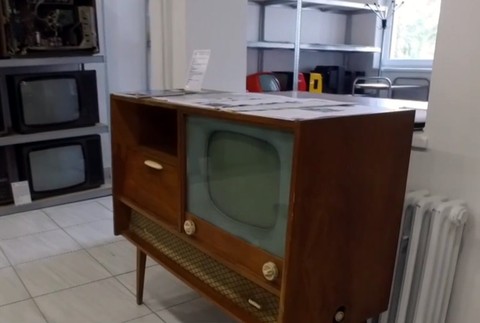 Multifunkčný prijímač Muráň sa vyrábal od roku 1960. Plnil funkciu televízora, rádia aj gramofónu