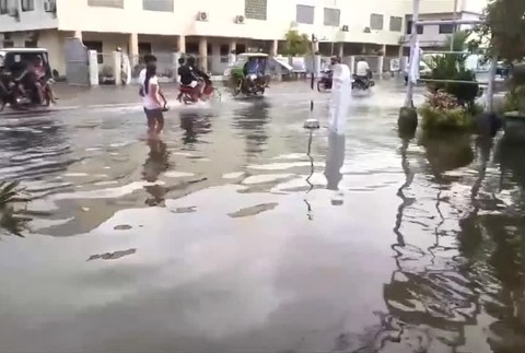 Záplavy a následné zosuvy pôdy si vyžiadali 22 životov