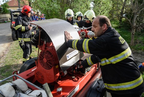 FOTO: Desiatky hasičov zasahovali v obci na západe Slovenska. Celookresné cvičenie preverilo ich zručnosti