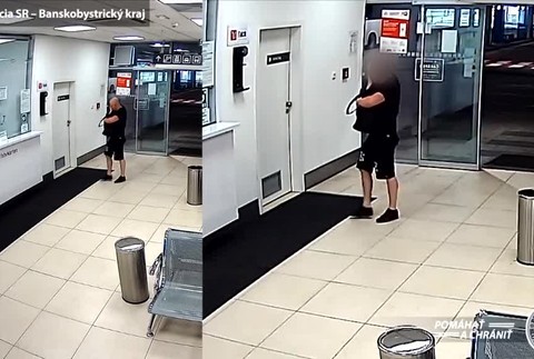 Ukradnutý defibrilátor z autobusovej stanice už opäť visí na svojom mieste. Vrátil ho sám zlodej