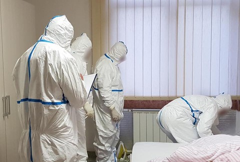 Ženu (42) našli v dome mŕtvu. Polícia potvrdila, že ide o vraždu